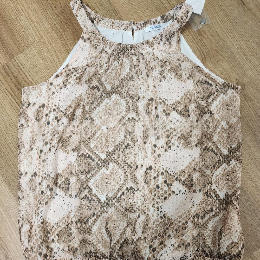 Sleeveless Halter Style Top